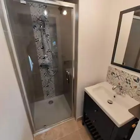Maison Renovee Avec Jardin 2 2 Sdb Proche Centre 135m Villa *