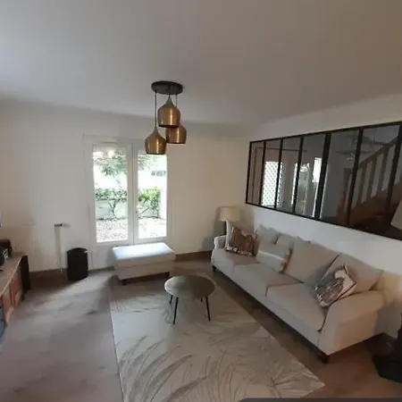 Maison Renovee Avec Jardin 2 2 Sdb Proche Centre 135m Villa *