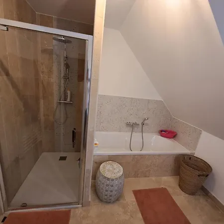 Maison Renovee Avec Jardin 2 2 Sdb Proche Centre 135m